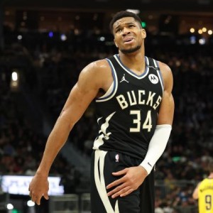 搜狐体育报道-字母哥率希腊披荆斩棘 新赛季的雄鹿能否重返巅峰